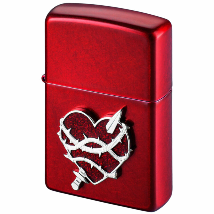 Зажигалка бензиновая Zippo Heart Attack Emblem Candy Apple Red
