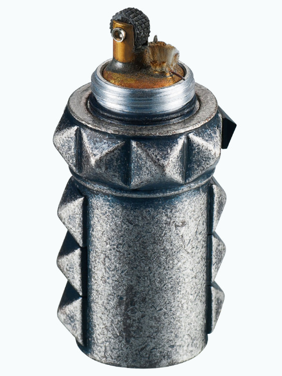 Зажигалка бензиновая Katharine Hamnett KH4E Pyramid Antient Matte/Swarovski KH KH4E-1002